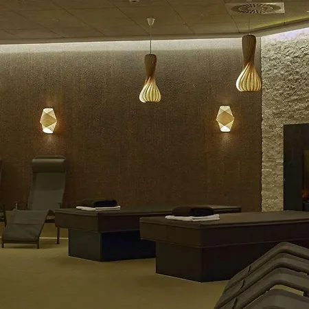 Sunday & Hotel 4*
