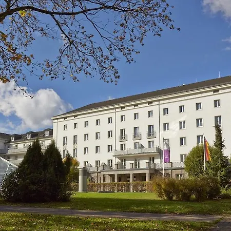 Hotel H+ &