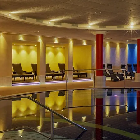 H+ & فندق فريدريشرودا