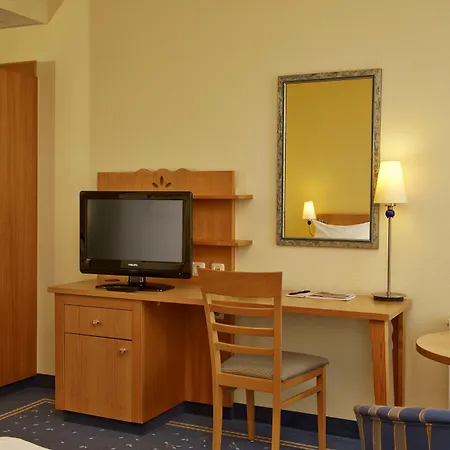 Sunday & Hotel 4*