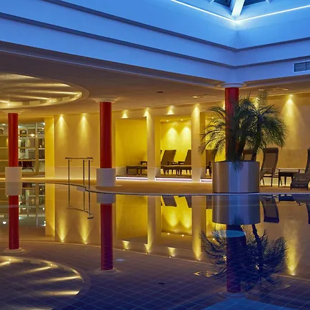 Sunday & Hotel 4*
