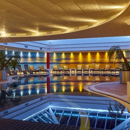 Sunday & Hotel